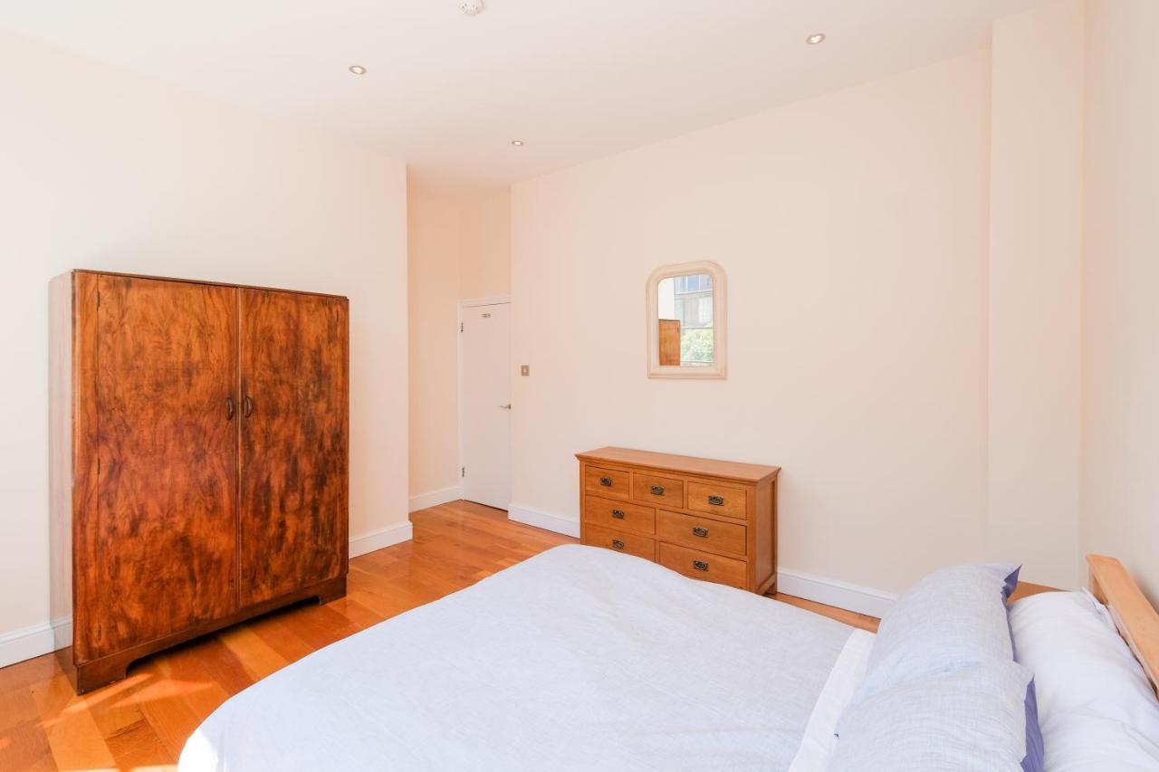 Lovely 2 Bed Flat In Canal Side Gated Development Apartment London Luaran gambar